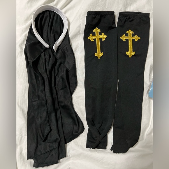 Bad Habit Nun Costume - Picture 3 of 7